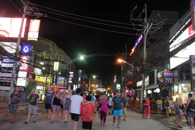 หาดป่าตอง: ไม่ใช่ชายหาดที่ดีที่สุดของภูเก็ต แต่มีข้อได้เปรียบ