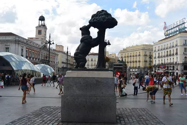 A Madrid - a cikin zambayen na farkon ɗaukaka. 18749_2