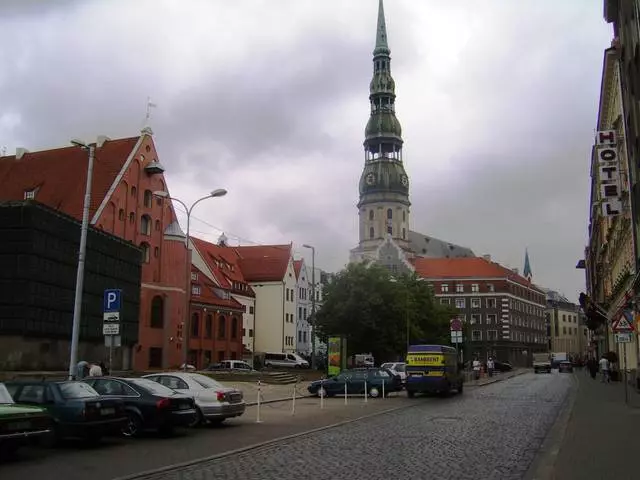 Riga zaharra denbora zenbatzen ez den lekua da. 19272_2