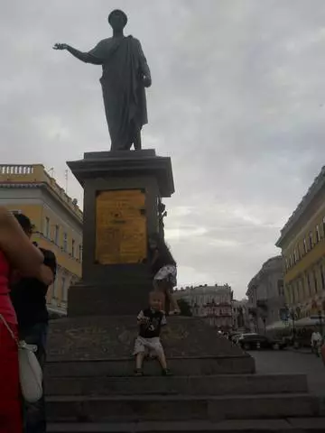 Gospodarstvo, vendar z vtisi iz Odessa 19481_3