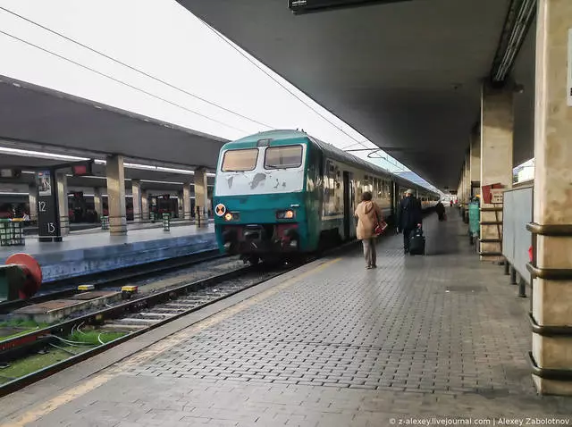 Descanse em Siracusa: o custo do voo, tempo de viagem, transferência. 19510_3