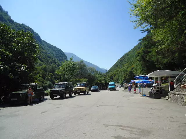 Abkhazia - deked xasilloon oo ku taal badhtamaha buuraha Caucasian 19527_5