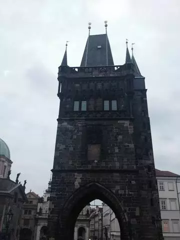 Perjalanan yang tidak dijangka kecil melalui Prague