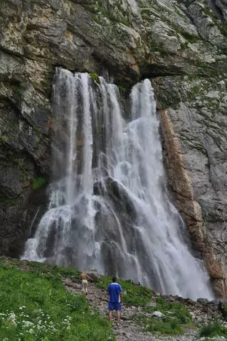 ¿Qué excursiones que vale la pena visitar en Gagra? ¿Dónde mejor comprar excursiones? 19974_9