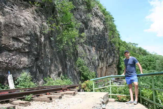 Asian Jungle River Kwai 20194_6