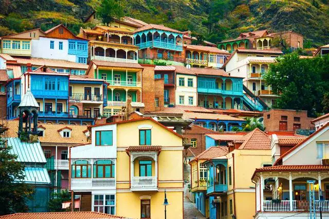Unde este cel mai bine să rămâi în Tbilisi?