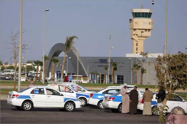 Oporrak Sharm El Sheikh: Nola iritsi? Kostua, bidaiaren denbora, transferentzia. 2086_7