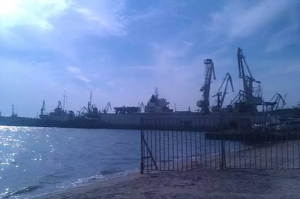 Beryansk - zotsika mtengo komanso zokongola 21012_1