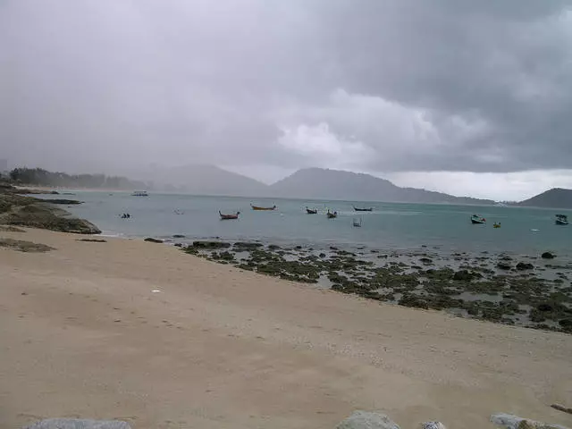 Wat moet je verwachten van rust op het strand van Kalim? 21018_3