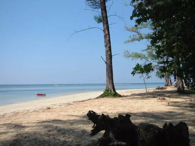 Apa yang perlu anda harapkan dari rekreasi ke Pantai Ing? 21025_3