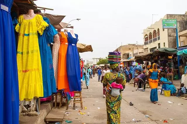 Chifukwa chiyani alendo amabwera ku Dakar? 21039_3