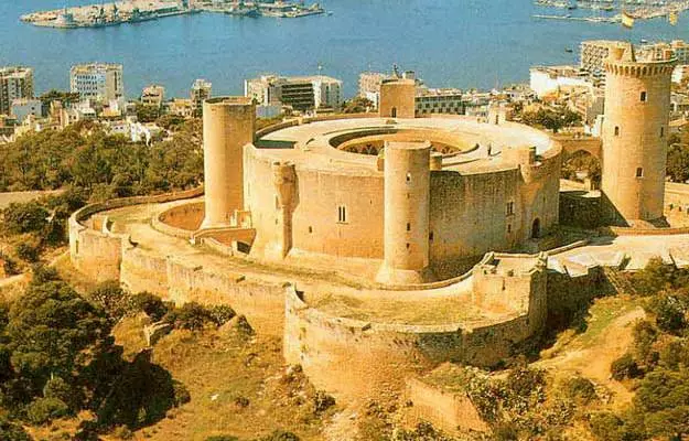 Quins són els llocs interessants que val la pena visitar a Palma de Mallorca?