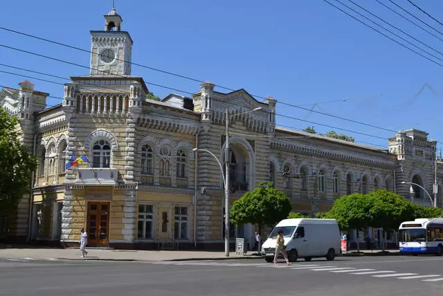 Èske mwen ta dwe kondwi tèt ou nan Moldavi?