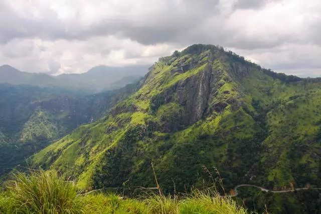 በኑቫራ ኢሊያ ውስጥ በእረፍት ጊዜ እራስዎን እንዴት እንደሚወስዱ? 21206_7