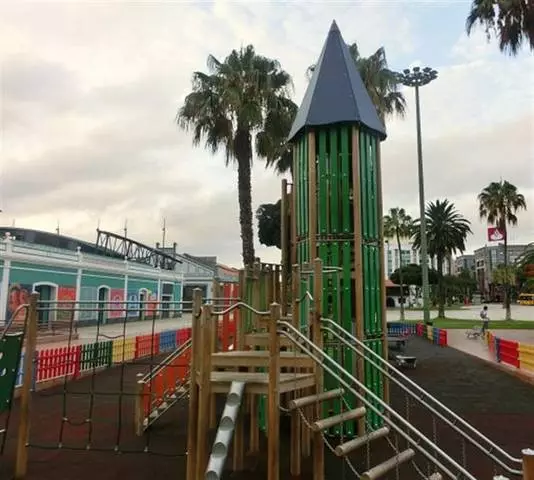 Why Las Palmas de Gran Canaria is suitable for recreation with children? 21242_2