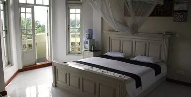 Apa hotel untuk memilih untuk bersantai di Kandy? 21557_13