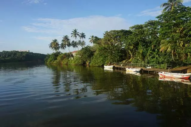 Kumaha carana nyandak diri dina liburan di Miri? 21584_12