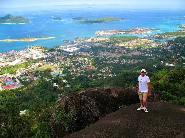 Aramiya serbixwe li ser seychelles. Pêşniyar û Pêşniyar. 21608_1