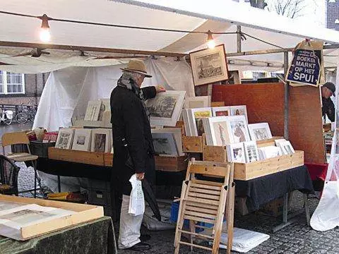 Membeli-belah di Amsterdam. Apa yang boleh saya beli? Di mana? Berapa banyak? 21790_17