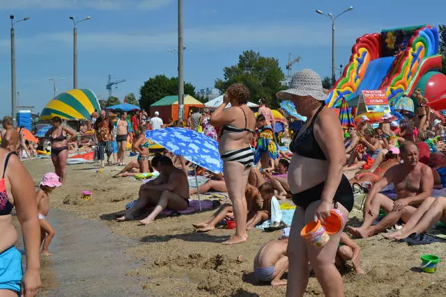 Berdyansk é um divórcio por dinheiro ou quão terrível descansar, muito salário. 22136_1