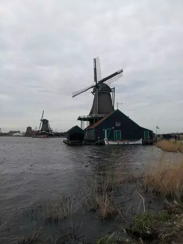 Inona no mendrika jerena ao Amsterdam? 2266_6