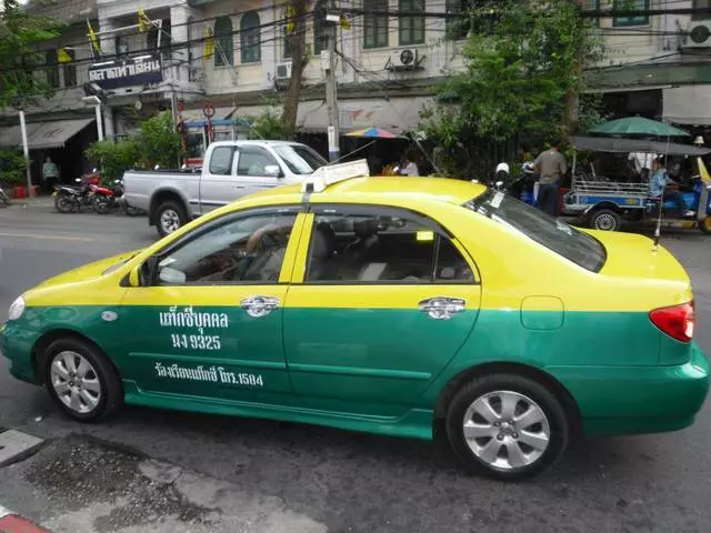 Aoga faamatalaga e uiga i le aso malolo i Bangkok. Fautuaga mo le poto masani turisi. 22848_2