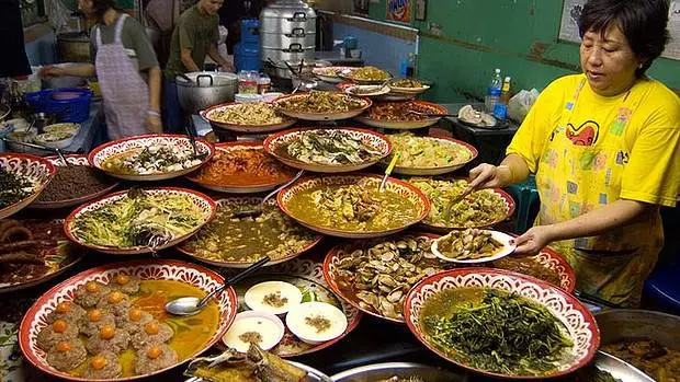 Waar kan ik eten in Bangkok? Hoeveel geld om geld te nemen?