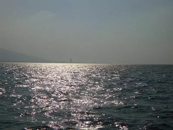 Izmir: Over de zee, Turkse jeugd en cult atta.