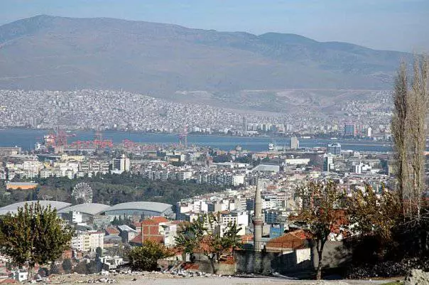 Izmir: Bahin sa dagat, mga kabatan-onan sa Turkey ug kulto sa kulto. 23039_5