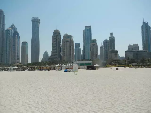 Fjölskylda í UAE, Dubai, Jumeira í lok september. 23631_4