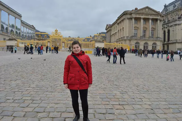 Royal Palace Prepailes i Pale / Iloiloga o le malaga mai ma vaʻai o Paris