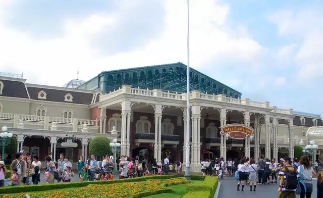 Tokyo Disneyland / Ulasan tentang lawatan dan pemandangan Tokyo 23878_1