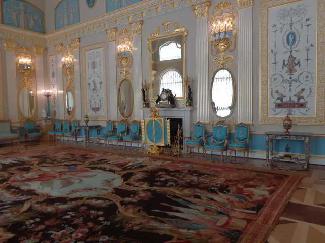 Den Tsarkoye Duerj - Ekaterinky Palace / Bewäertungen vun Ausfluch a Siicht vum St. Petersburg 23934_2