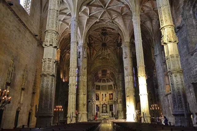 Monasteri zheronimush katika Lisbon / kitaalam ya safari na vituko vya Lisbon 23938_1