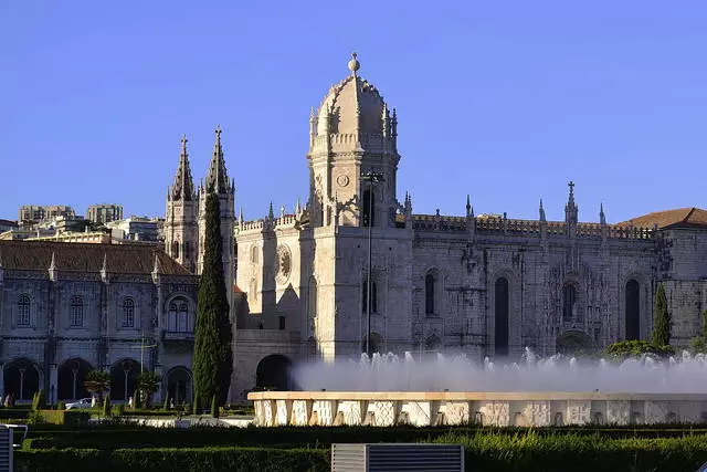 Monasteri zheronimush katika Lisbon / kitaalam ya safari na vituko vya Lisbon 23938_2