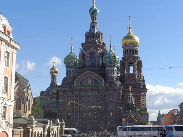 Temple of Frälsare-On-Blood / Recensioner av utflykt och sevärdheter i St Petersburg 23968_1