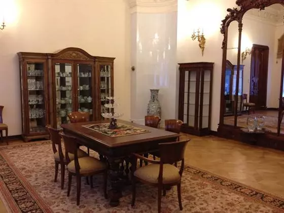 Surikova House-Museum - מוצרים עם יצירתיות וחיי האמן / סקירות של טיול ומראות Krasnoyarsk 24016_2