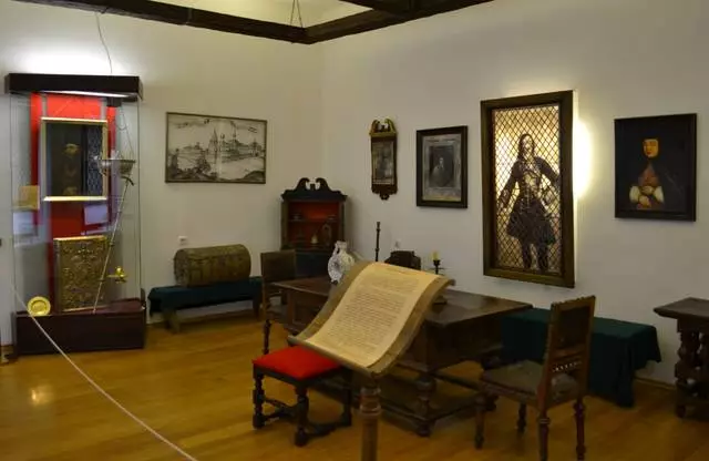 Surikova House-Museum - αγαθά με δημιουργικότητα και τη ζωή του καλλιτέχνη / σχόλια της εκδρομής και των αξιοθέατων Krasnoyarsk 24016_3