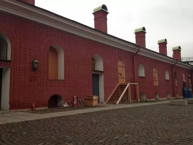 Петропавловск сепилдеринин сырлары / Санкт-Петербургдагы турлар жана кооз жерлер 24018_2