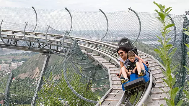 Amusement Park Bobrow Log และ Cableway / รีวิวทัศนศึกษาและสถานที่ท่องเที่ยว Krasnoyarsk 24058_2