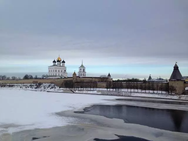 PSKOV Kremlin - Russia bẹrẹ nibi! / Ayẹwo nipa irin-ajo ati awọn oju-irin pskav 24108_1