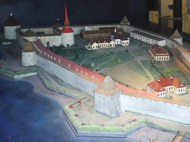 Nthuav dav nyob rau hauv lub commandant lub tsev ntawm Peteropavlovsk fortress - saib ntawm St. Petersburg / tshuaj xyuas ntawm kev mus ncig thiab pom ntawm St. Petersburg 24128_1