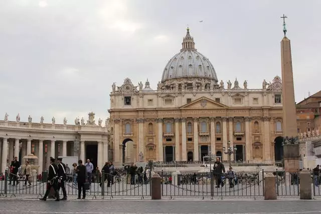 សារមន្ទីរ Holums Vatican, Rome Rome / ការពិនិត្យឡើងវិញនៃដំណើរកំសាន្តនិងទេសភាពនៃទីក្រុងរ៉ូម 24602_3