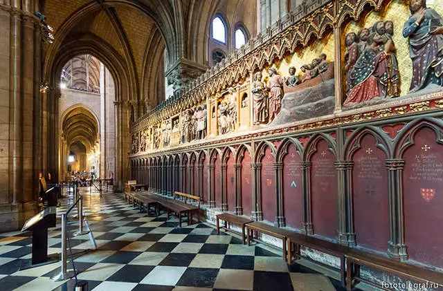 La majestuosa y antigua catedral de la parisina de Nuestra Señora. / Comentarios sobre la excursión y las vistas de París. 24608_2