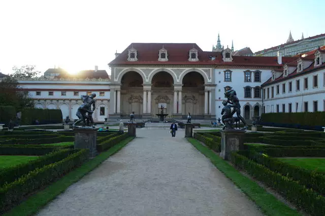 Valdshtinsky tuin - hoek van die natuur in die middel van Praag / Resensies van Uitstappies en Besienswaardighede Praag 24834_3