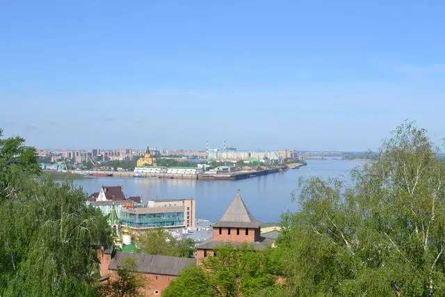 Si Nizhny Novgorod Kremlin usa ka kuta sa medieval sa sentro sa lungsod. / Mga Review sa Pag-excursion ug mga talan-awon sa Nizhny Novgorod 24869_4