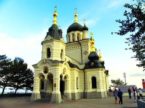 Ongelooflijke Foros-kerk in de bergen in de buurt van Sevastopol / recensies van excursie en bezienswaardigheden Sevastopol