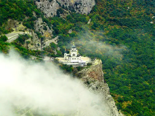 Increïble església de Foros a les muntanyes properes a Sebastopol / ressenyes d'excursions i llocs d'interès SEVASTOP 24878_3