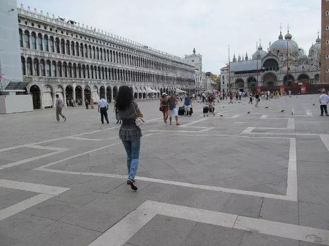 ສະຖານທີ່ທ່ອງທ່ຽວ Venice ຫຼືໂດຍຫຍໍ້ກ່ຽວກັບການເດີນທາງຂອງຂ້ອຍ. / ການທົບທວນຄືນກ່ຽວກັບທົວແລະທັດສະນະຂອງເວນິຊະ 24956_4