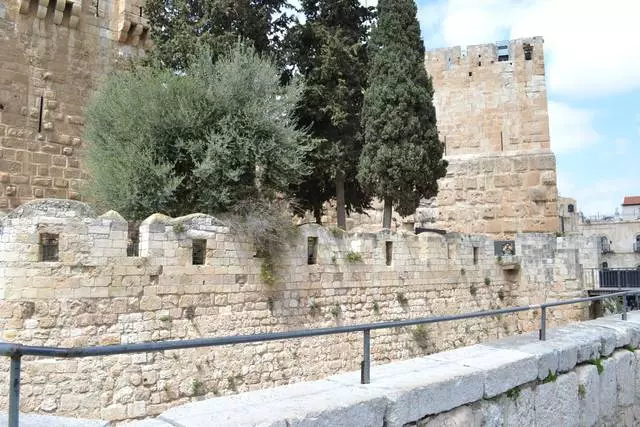 Flera stopp av Jesus Kristus på korset / Recensioner av turer och landmärken i Jerusalem